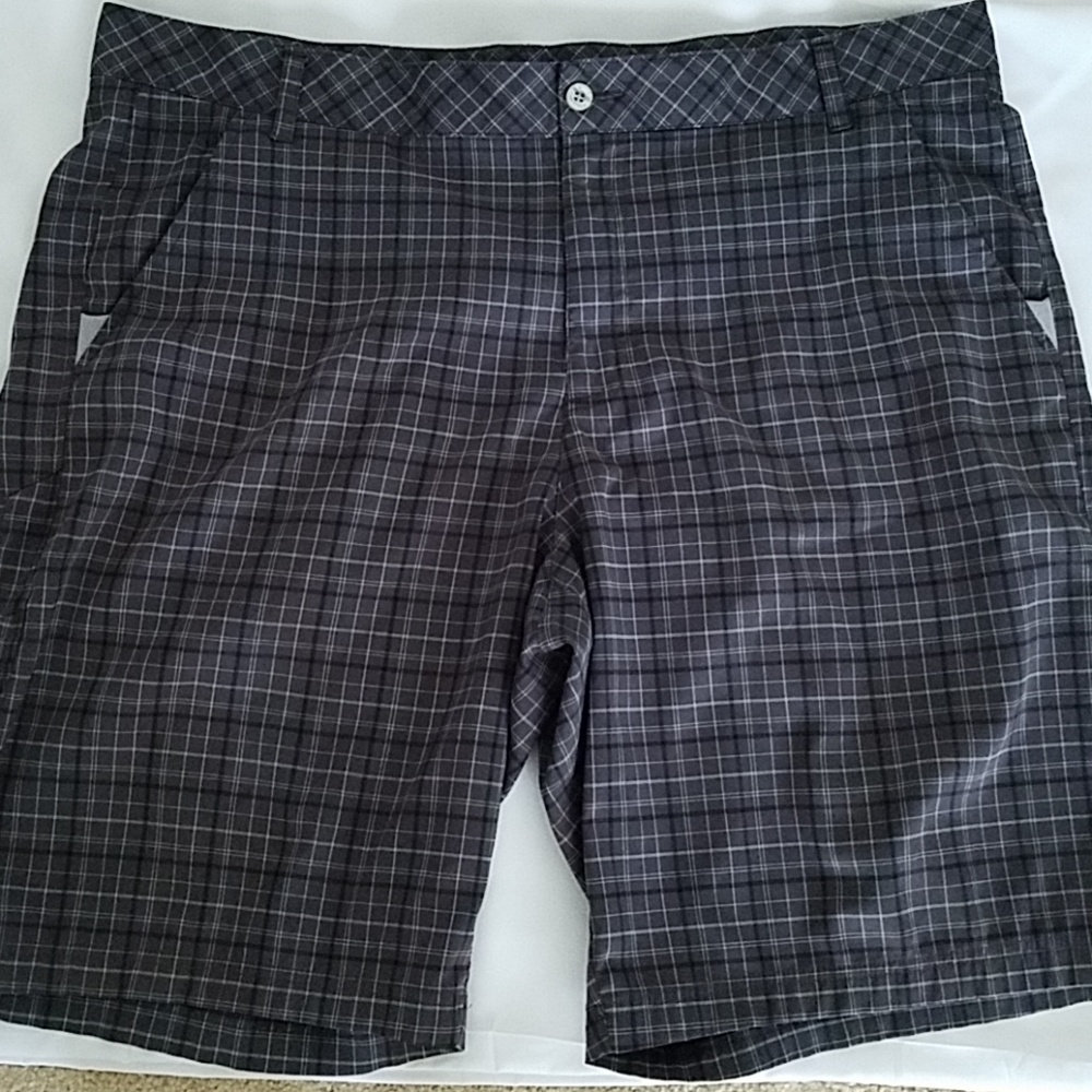 Mens golf shorts